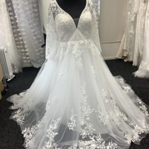 Sydney's Closet Wedding Dress